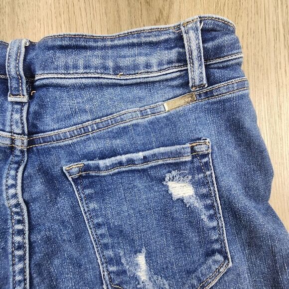 KanCan Distressed Denim Shorts size 29 - Picture 5 of 8